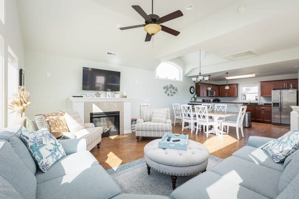 Spacious Living Room with Natural Light