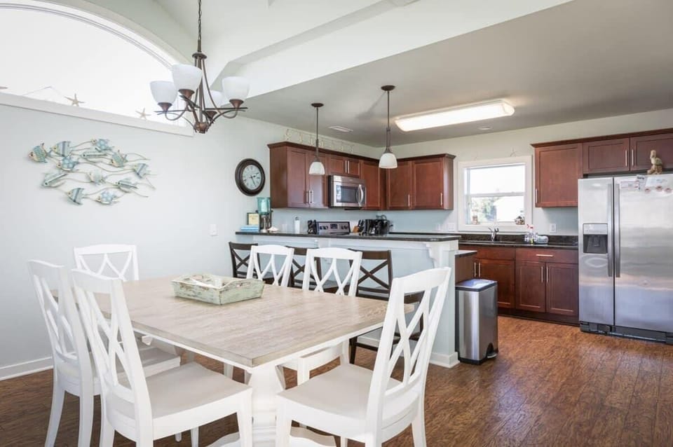 Dining Area and Fully Stocked Kitchen
