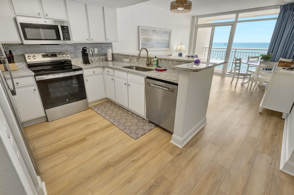 Large Kitchen Area
