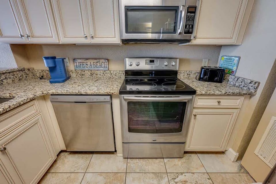 Large Kitchen Area