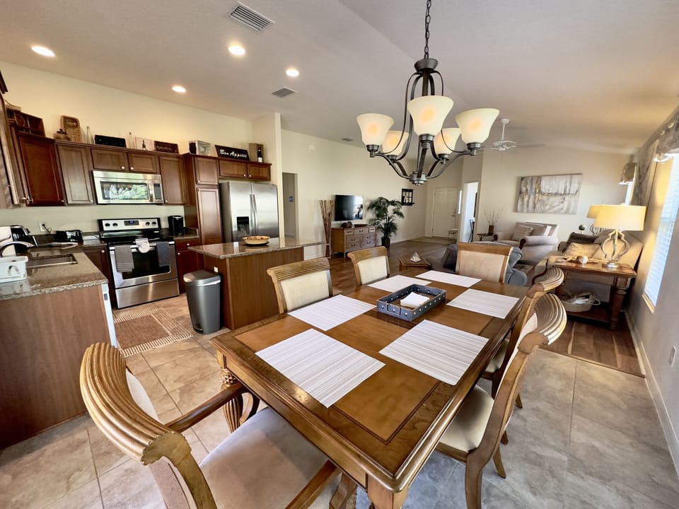 Kitchen/Dining/Livingroom - Open Concept