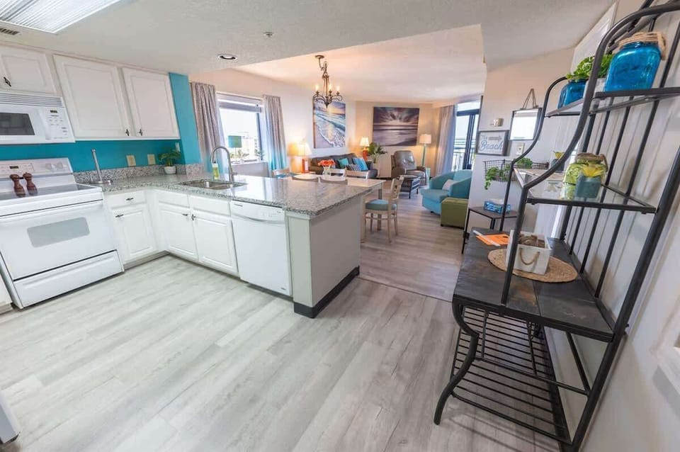 Large Kitchen Area, Beautifully Decorated