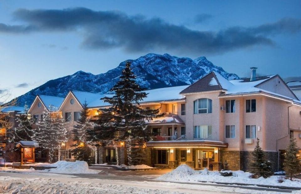 Experience the picturesque atmosphere at this amazing property.