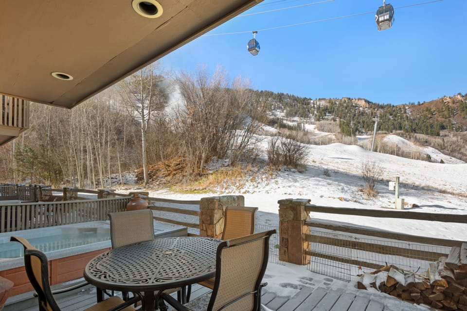 Deck/Hot Tub