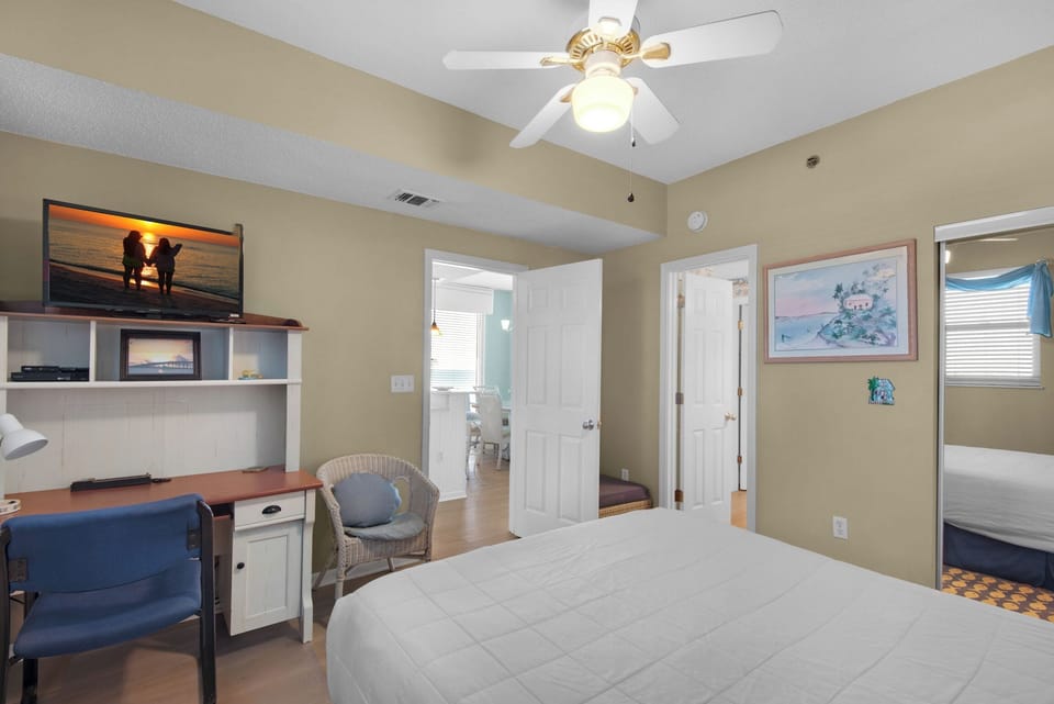 Guest bedroom