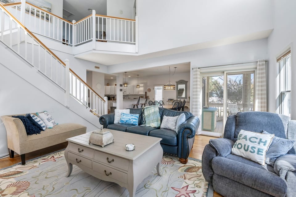MB41: Ocean Eyes | Bottom Level Living Area