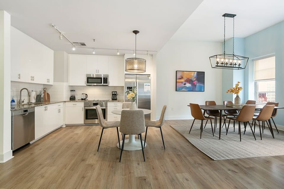 Kitchen/Dining area