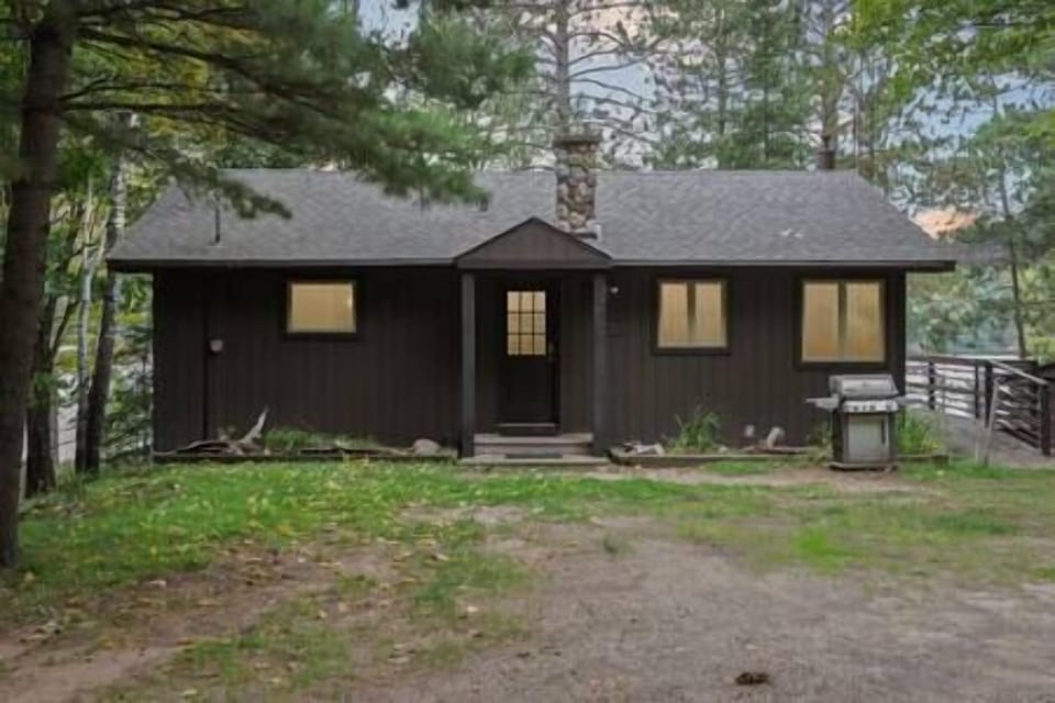 Main cabin entrance and gas grill