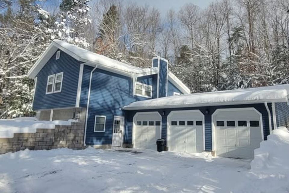 Mid-Term Rent Available with Snowplow service and Trash pickup 