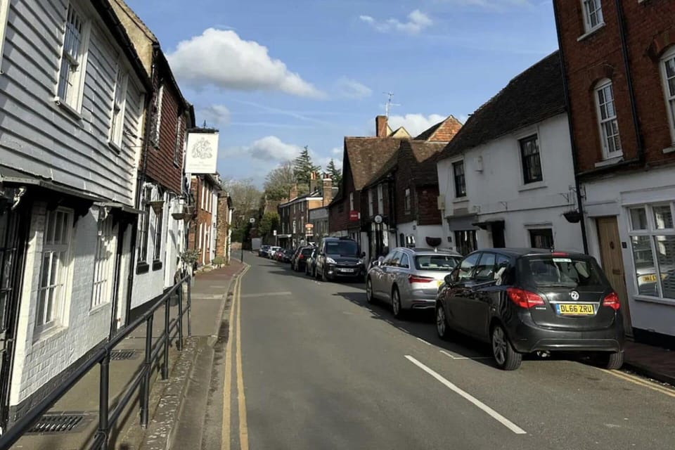 A beautiful look of the area and is mainly on Wrotham village Highstreet with shops and pubs, restaurants available around