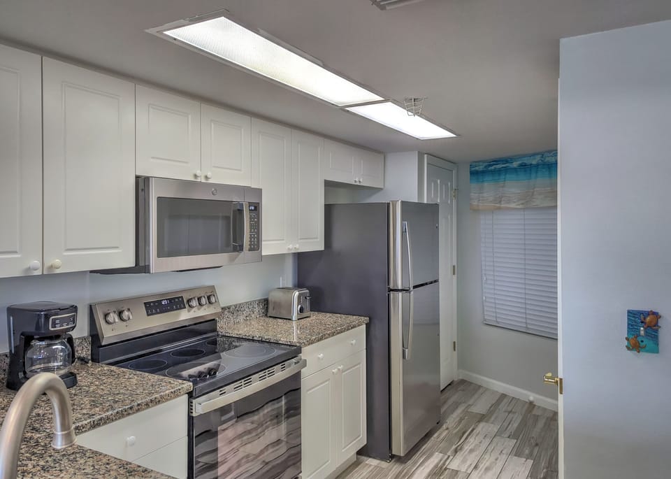 Seacrest #609 Kitchen - Brand New Appliances!