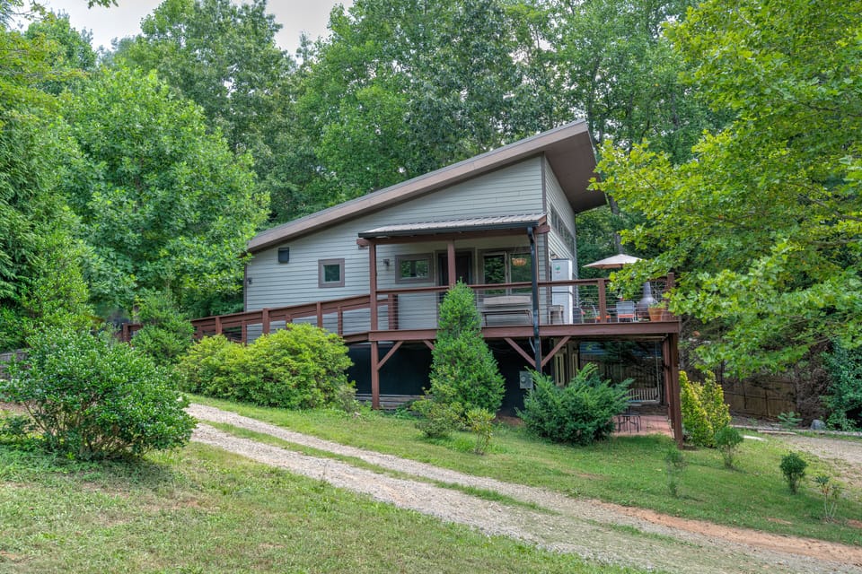 Top floor and balcony of this home, with entrance in the rear, up the ramp. 