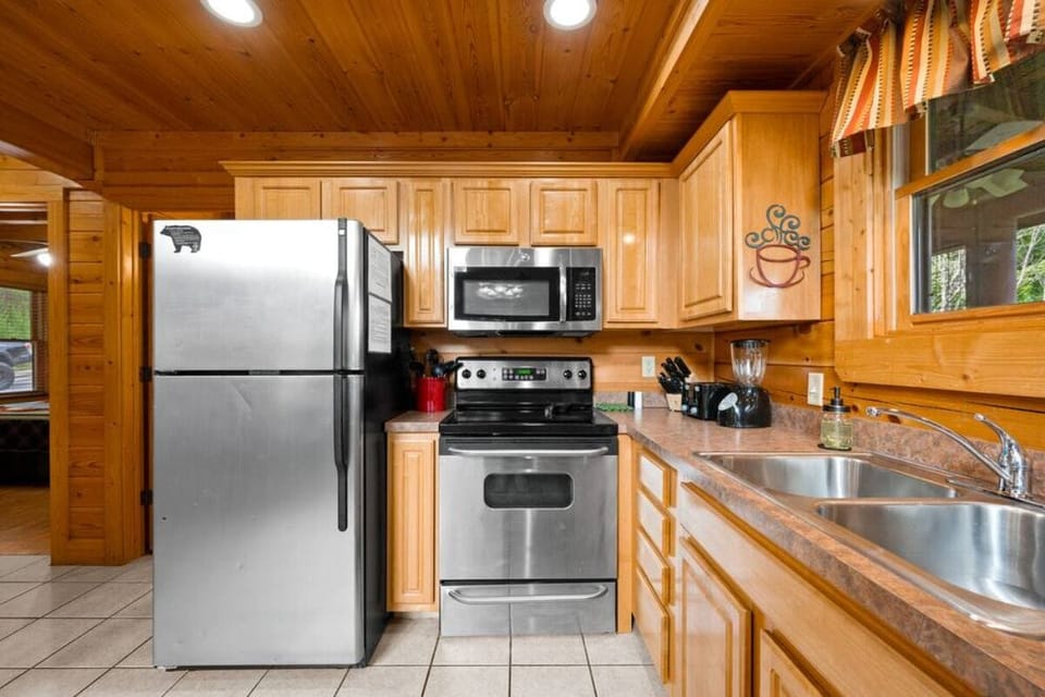 Mountain Sunrise's fully equipped kitchen