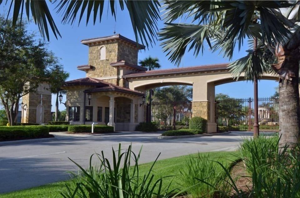 Treviso Bay Luxury Resort Condo 2/2 (447)