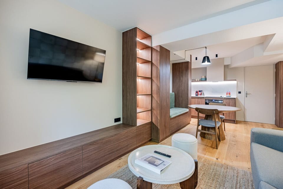 LovelyFlat-SacréCoeurMontmartre-Swimmingpool