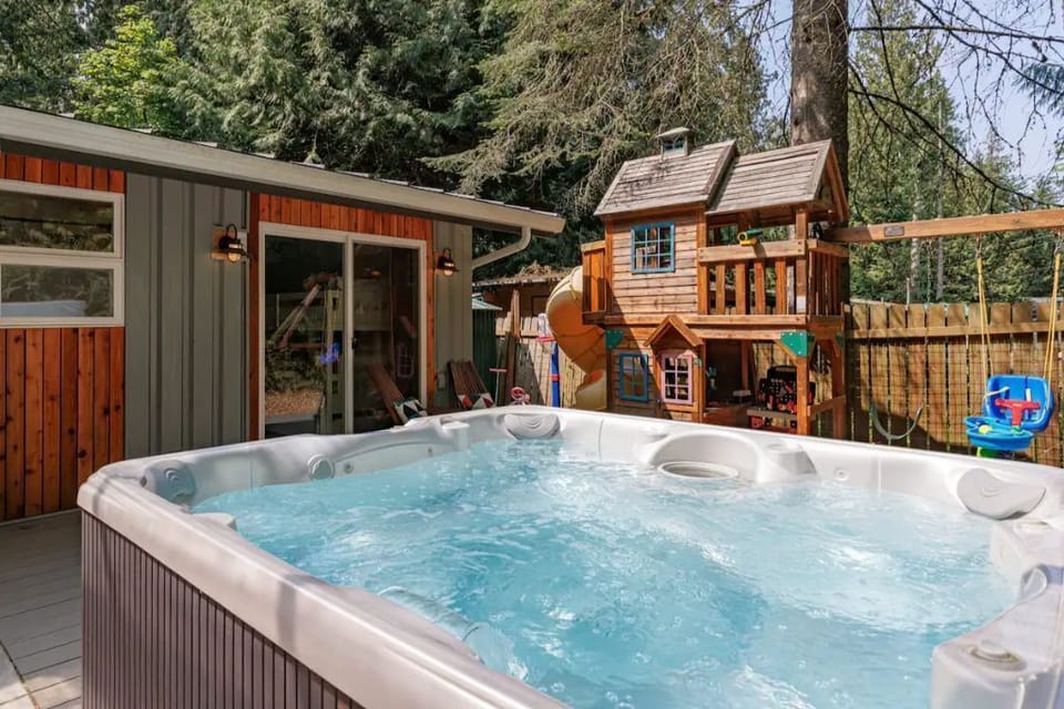 After an epic day skiing, biking, or hiking relax in the hot tub