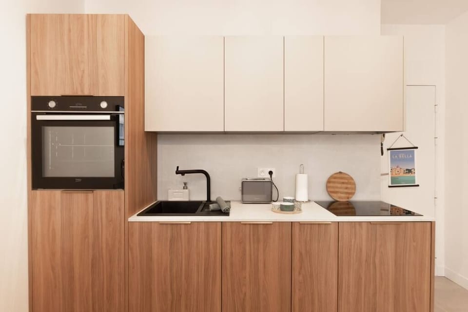 Fully equipped kitchen (1)