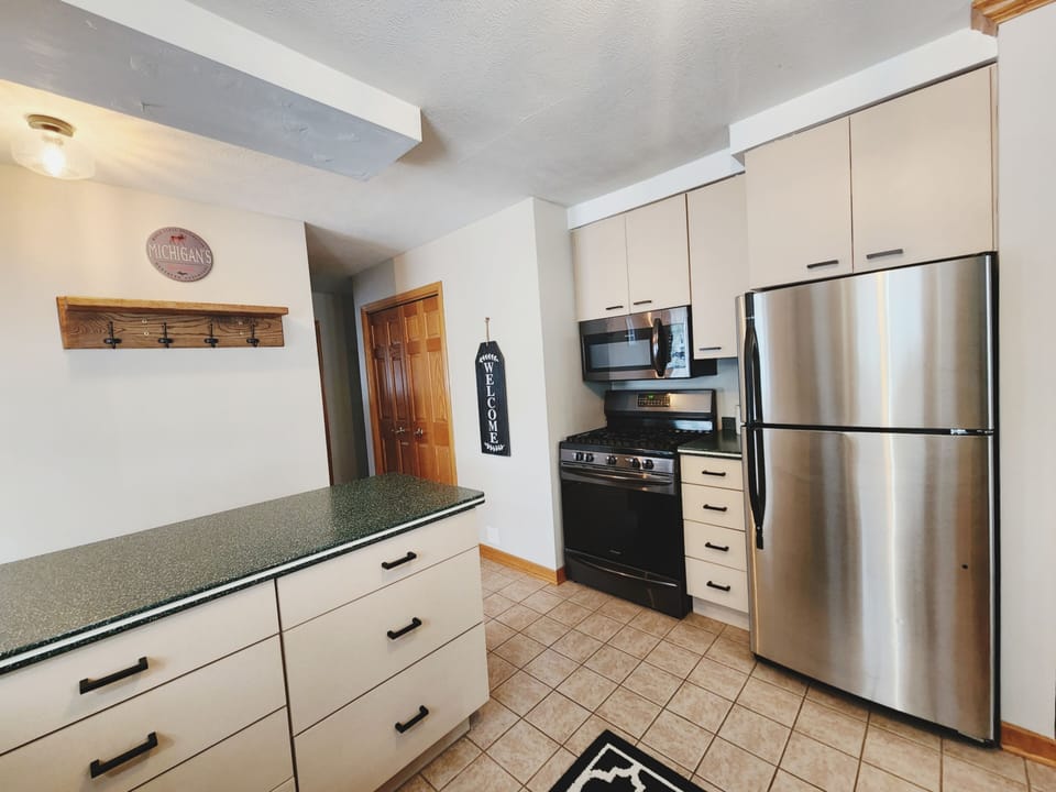 Kitchen (2)
