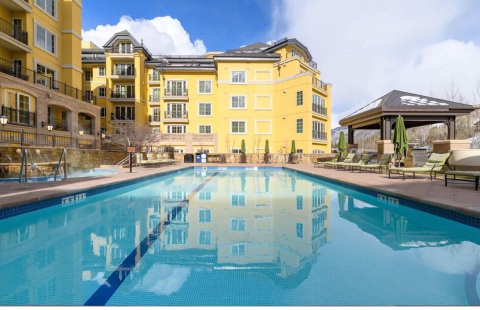 Pool - Vail Ritz-Carlton Residence Club