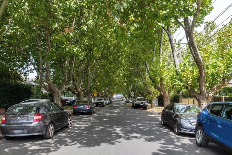 Enjoy a peaceful, well-appointed stay just footsteps from the cafes, restaurants and boutique shops lining High Street.
