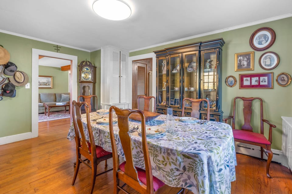 spacious dining room