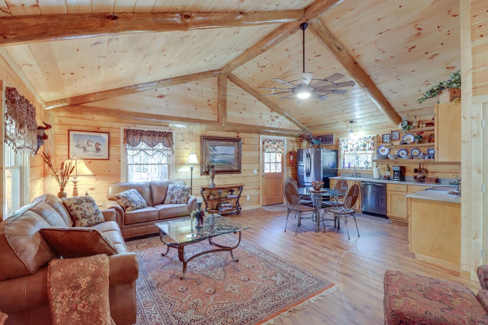 Living Room | Free WiFi | Smart TV | Central A/C | Single-Story Home