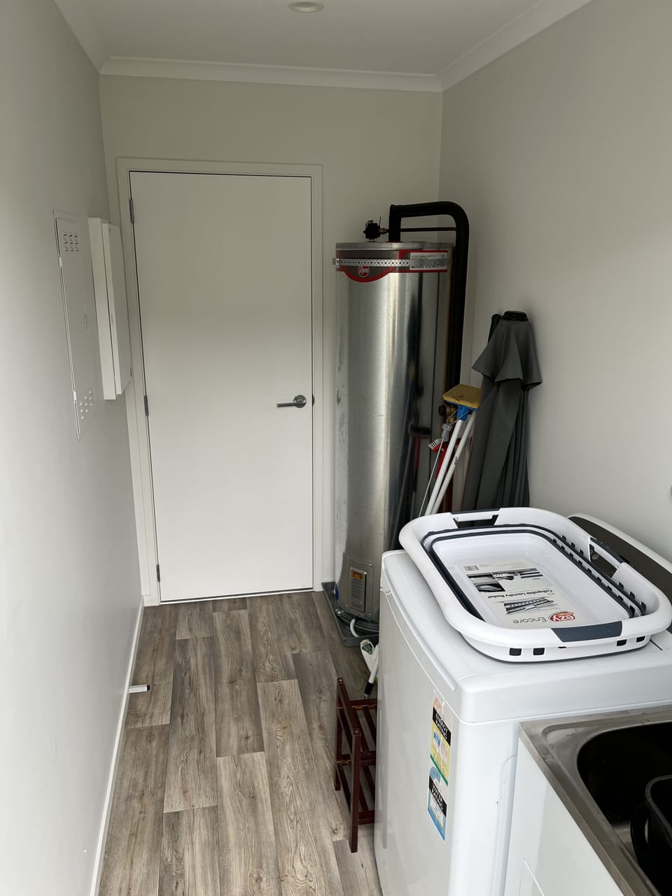 Entrance way/Laundry