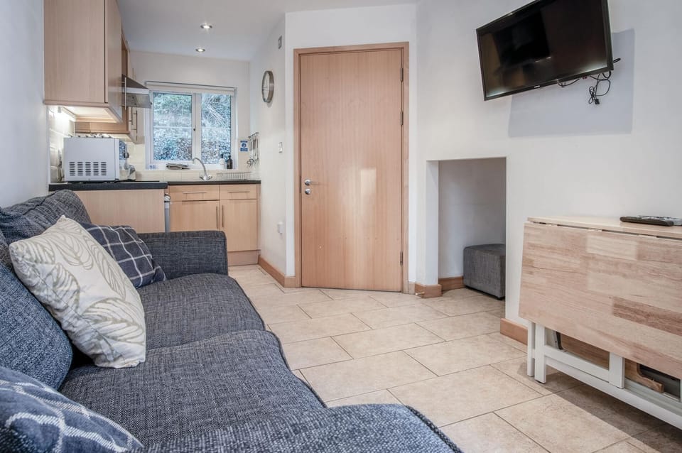 Rhossili Holiday Cottage - 2 Bedroom - Parkmill (3930)