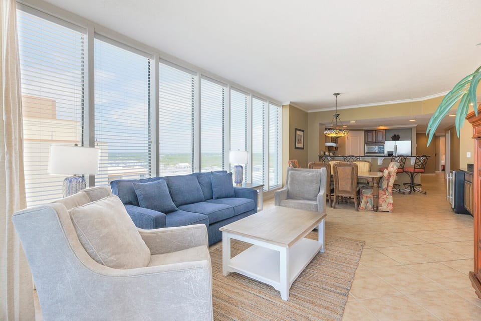 Colonnades 803, 527 East Beach Blvd, Gulf Shores, Alabama, beach front, 4 bedroom condominium