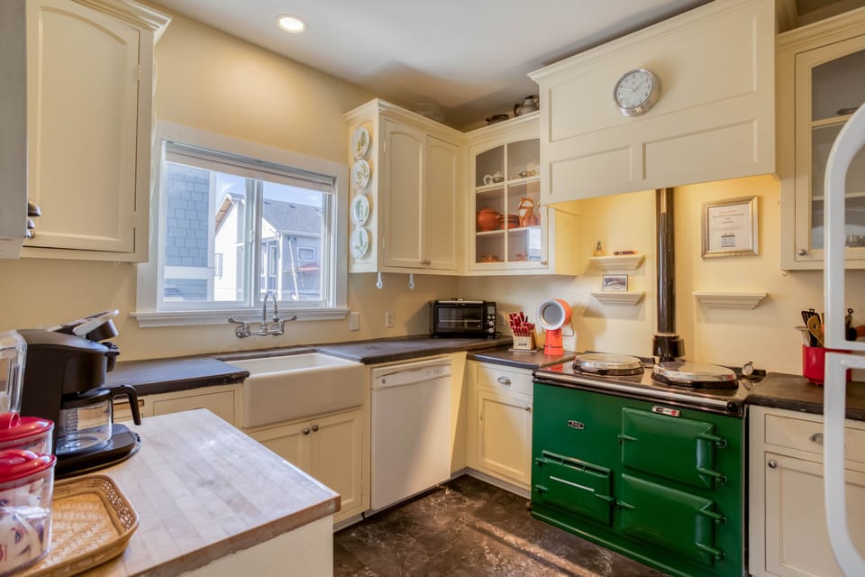 Kitchen with appliances