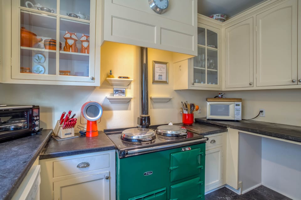 Fully Equipped Kitchen for all your needs