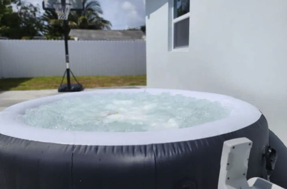 Outdoor spa tub