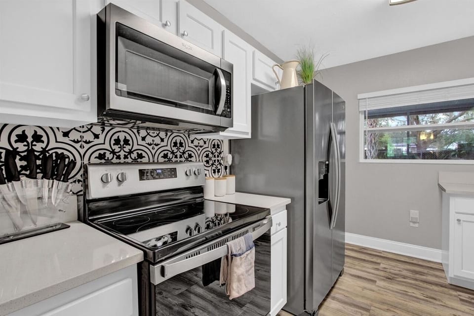 From the state-of-the-art oven ready to bring your baking dreams to life to the smart refrigerator keeping ingredients at their freshest, every detail is crafted for the discerning chef.