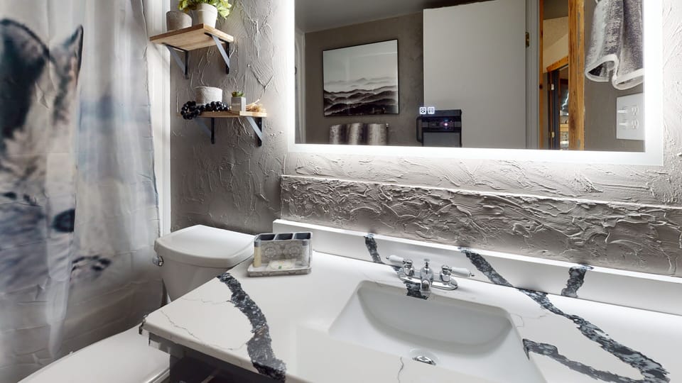 Sink, Sink Faucet, Bathroom, Indoors, Room