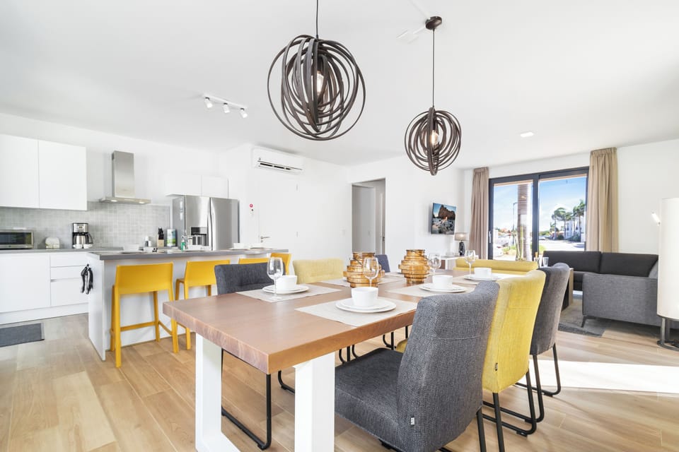 Living Area with Kitchen,Dining and Living