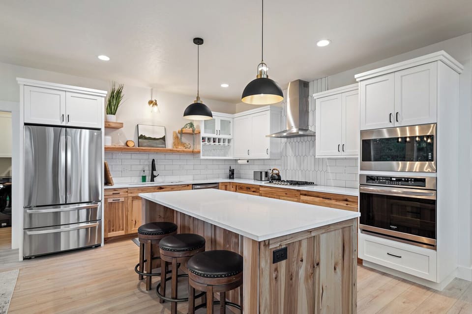 Fully stocked kitchen.