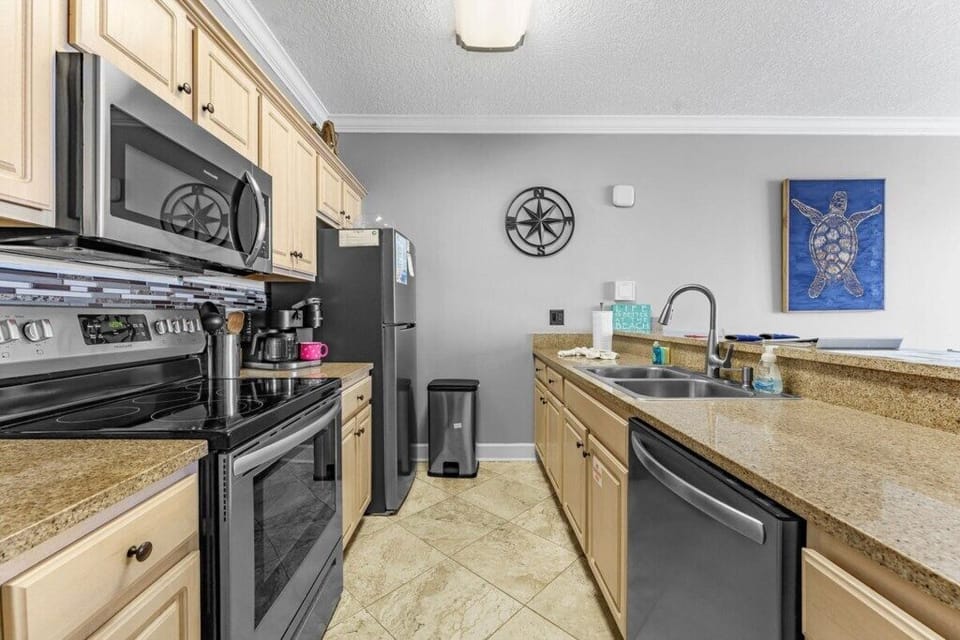 Full kitchen image 1