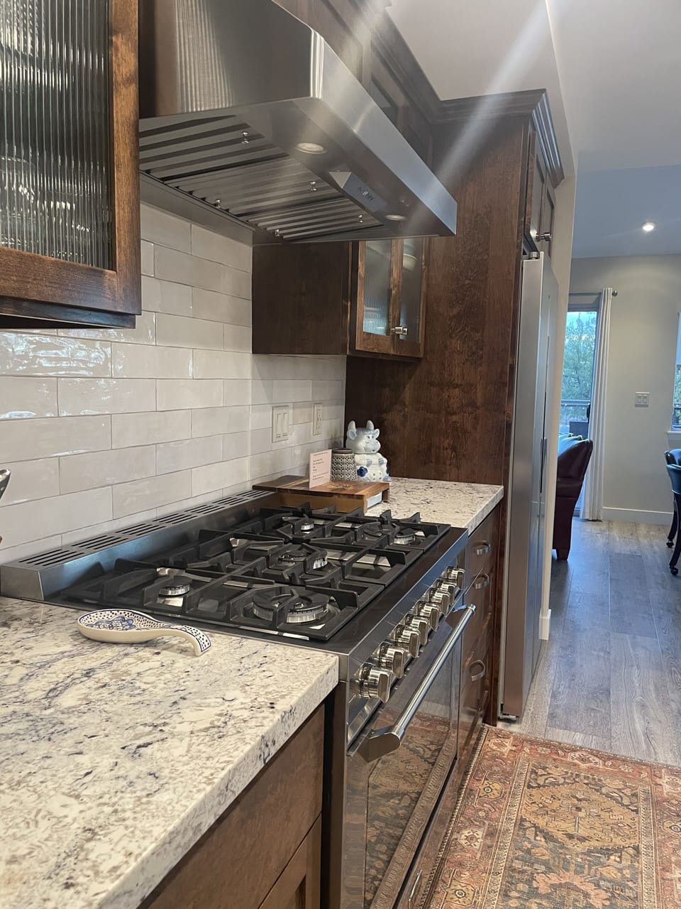 Plenty of prepping space for everyone to share the fun. 