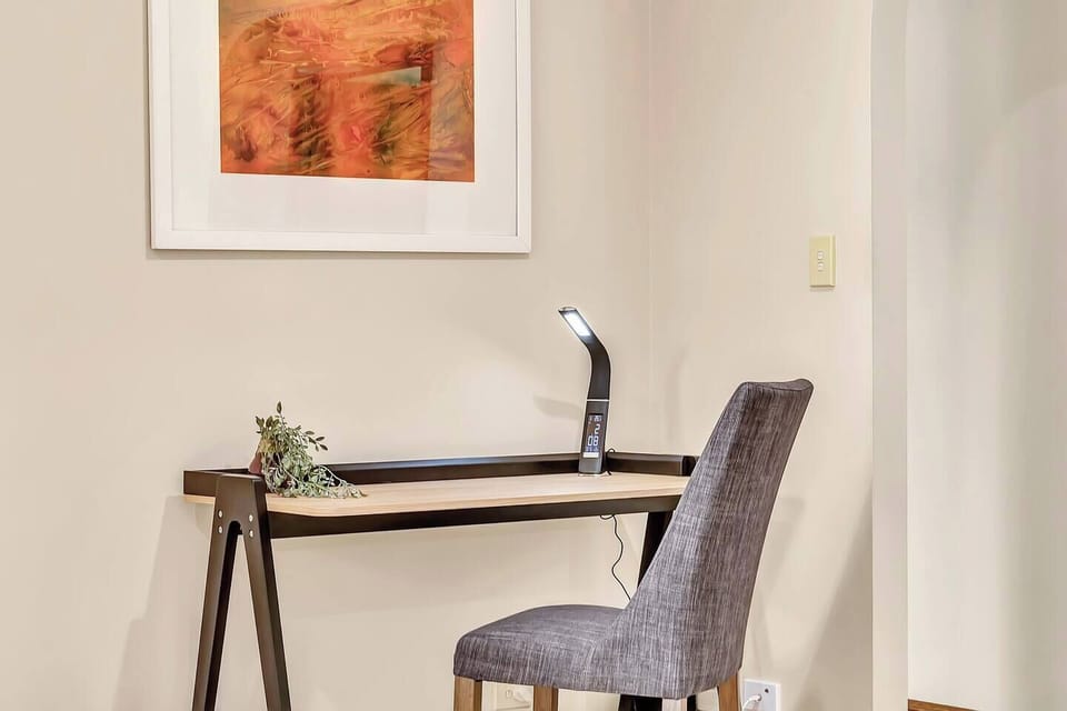 A dedicated workspace within the ruumpus room makes it easy for those needing to set up their laptop.
