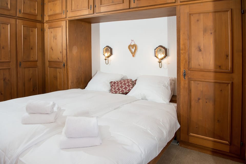 Bedroom with a double bed