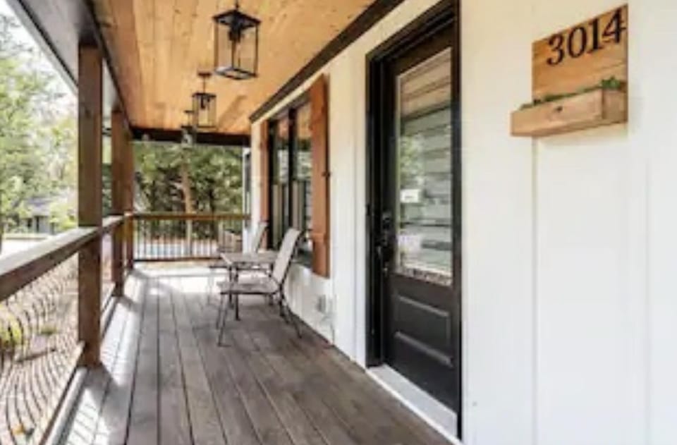 Front entrance, the smart look located in the second door