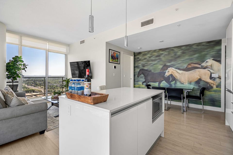 Bright and open space for entertaining, relaxation, and enjoyment!
