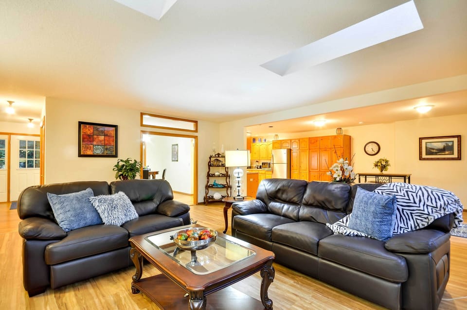 Interior | Central Heating & A/C | Free WiFi