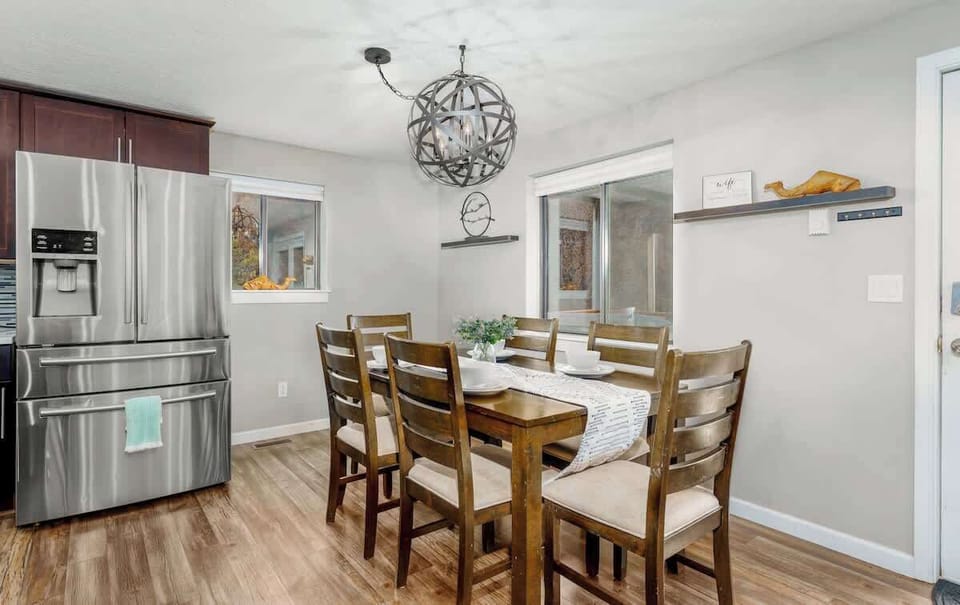 Main dining area, but lots more seating elsewhere including the kitchen island bar, and downstairs table. 