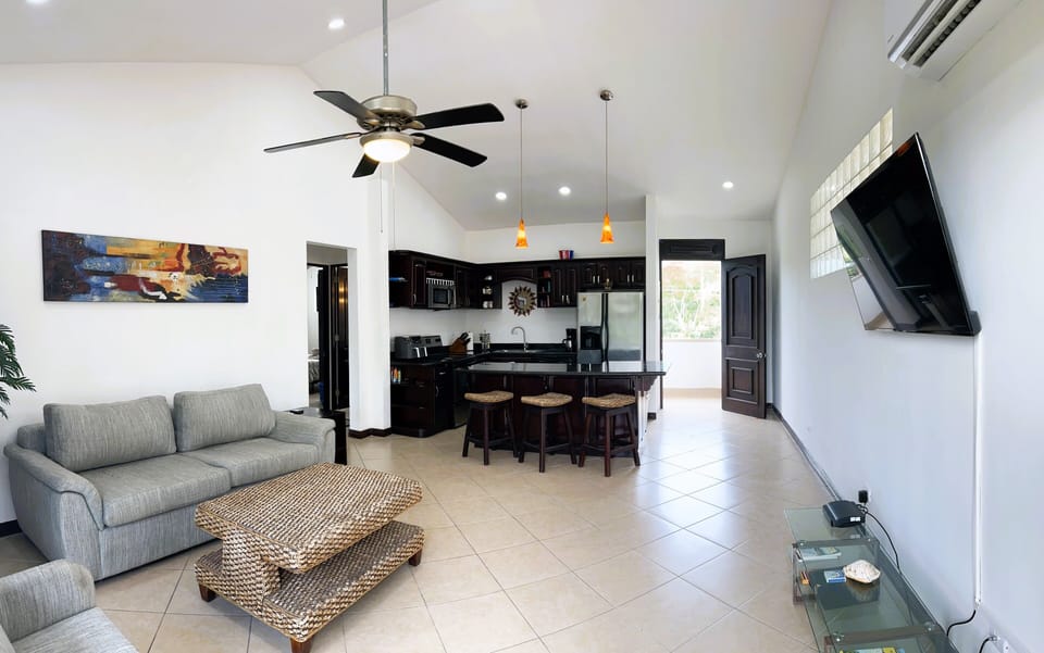 Entry / Living Room