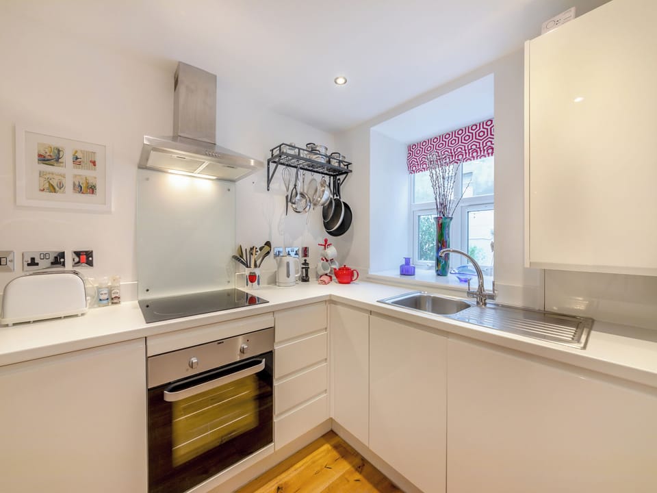 Kitchen | Town Square Apartment - Alnwick Hideaways, Alnwick