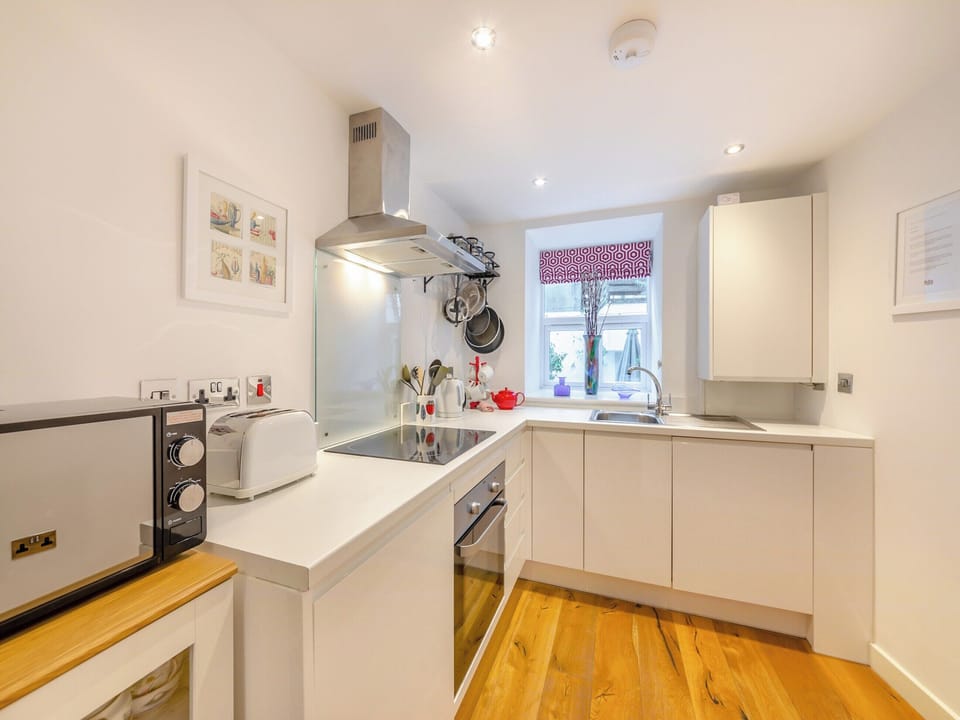 Kitchen | Town Square Apartment - Alnwick Hideaways, Alnwick
