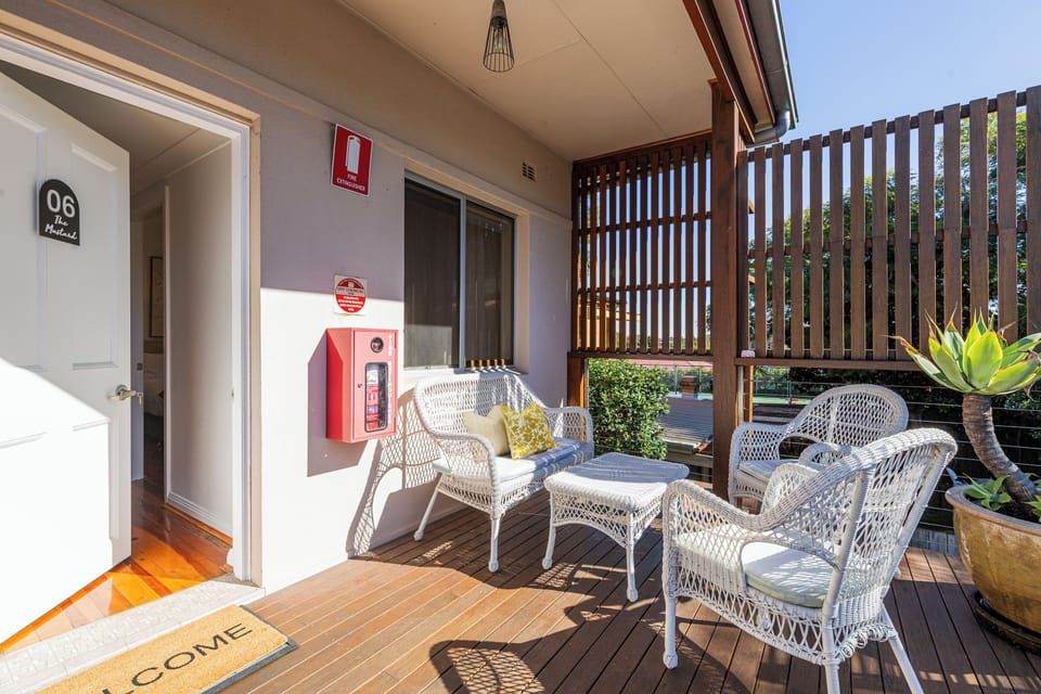 Take your morning coffee out to the private deck, where wicker seating and leafy surrounds make the most of Sydney’s sunshine.