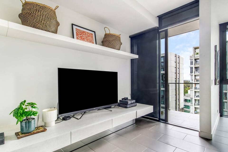 Open the doors to your private balcony and let the breeze roll through.