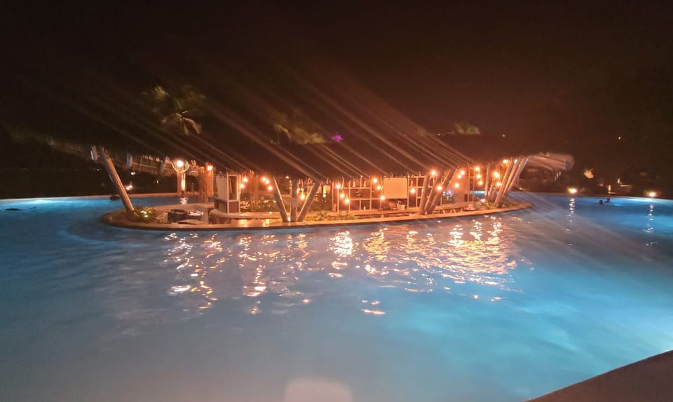 Pool Bar